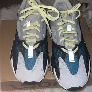 Yeezy wave runner size 5 made by adidas